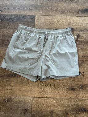 VRST gray shorts large NWT